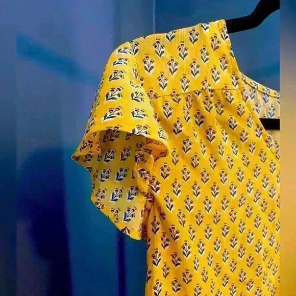 Maurice’s women’s yellow navy & floral pattern top lightweight cap sleeve size S - Picture 3 of 13